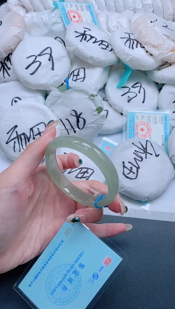 石英质玉手镯未镶嵌18J90-56