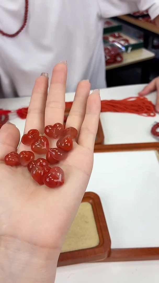 南红玛瑙屁桃单珠未镶嵌（多样式发其一）