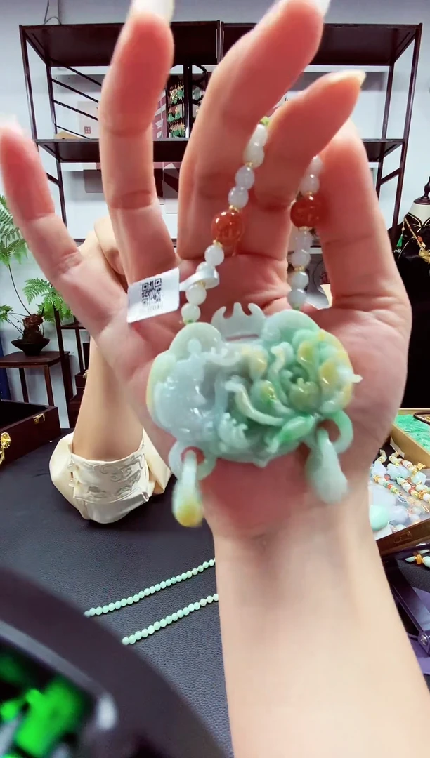 翡翠未镶嵌颈饰翡翠吊坠