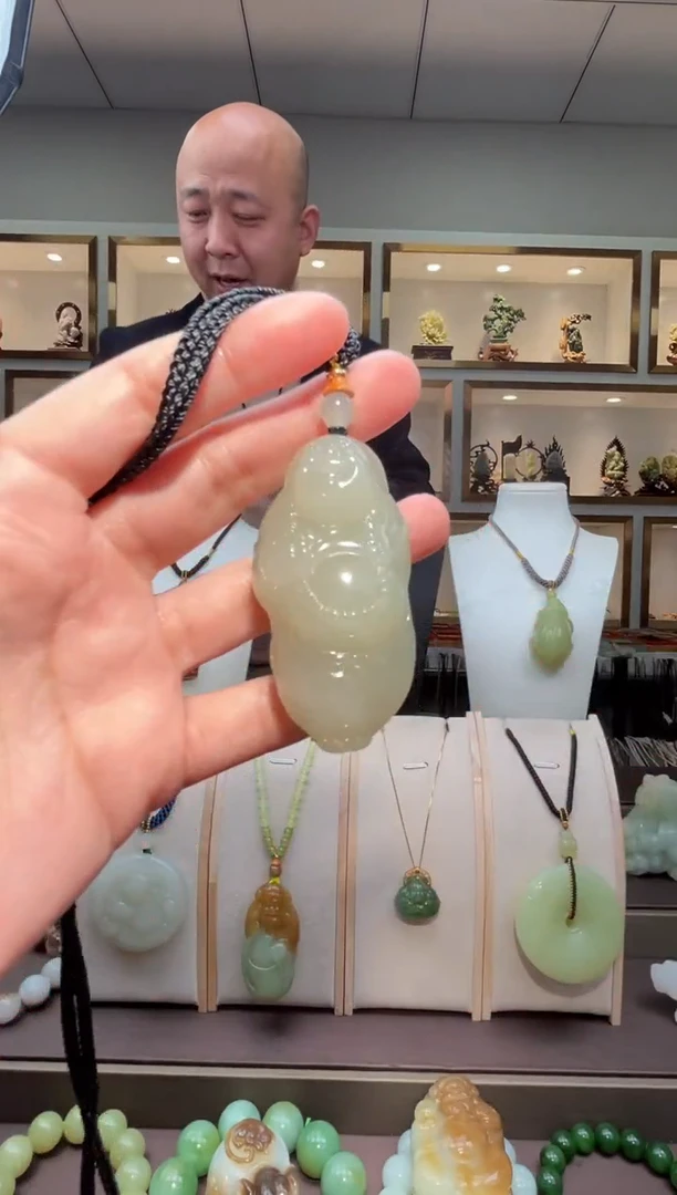 颈饰未镶嵌和田玉苏