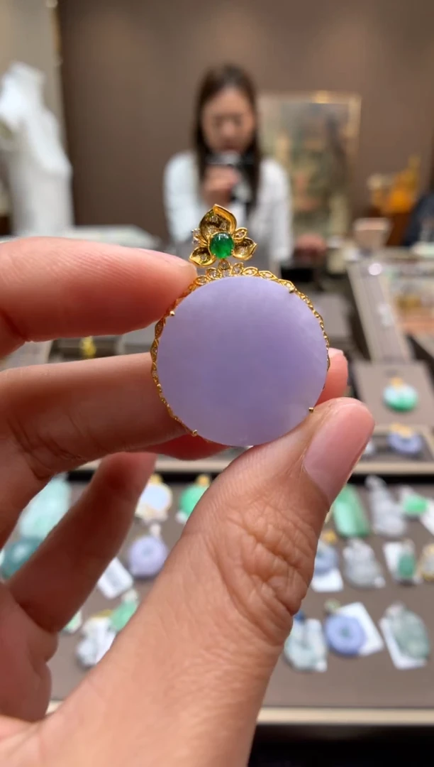 【闪购商品】翡翠颈饰18K金镶嵌无事牌