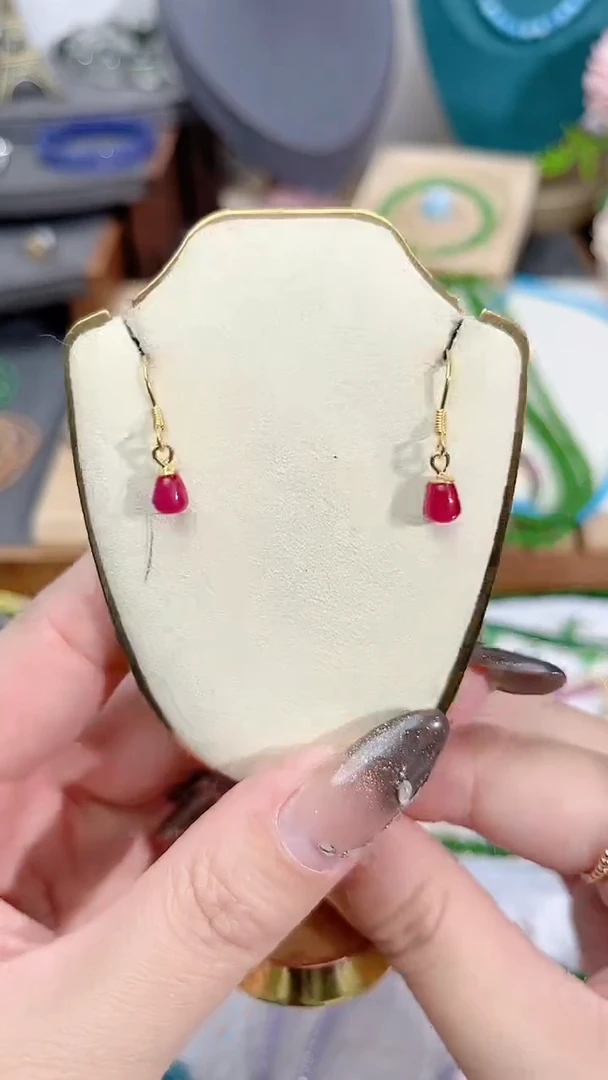 【闪购商品】红宝石耳饰银S925镶嵌水滴39