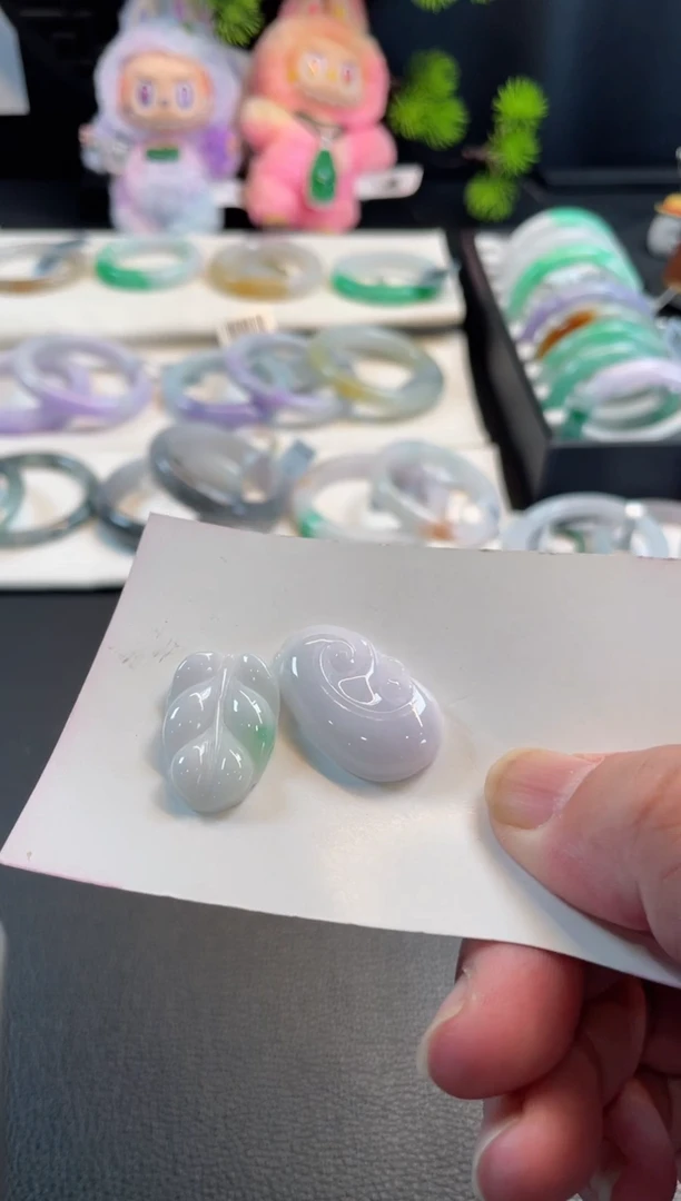 翡翠手镯未镶嵌5有纹裂