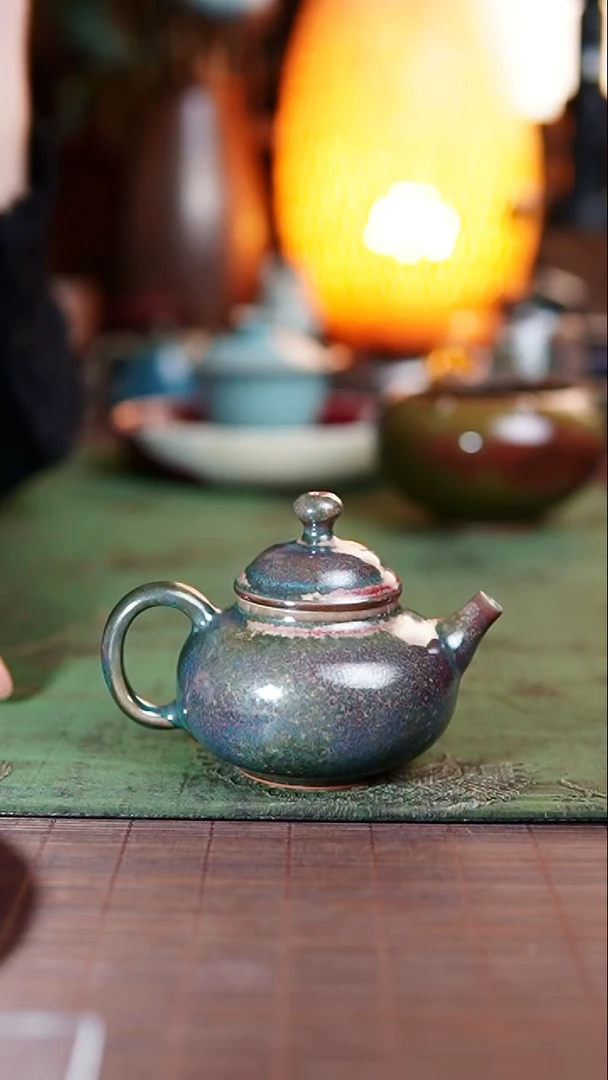 572 炉钧小容天壶 120ml 微微瑕