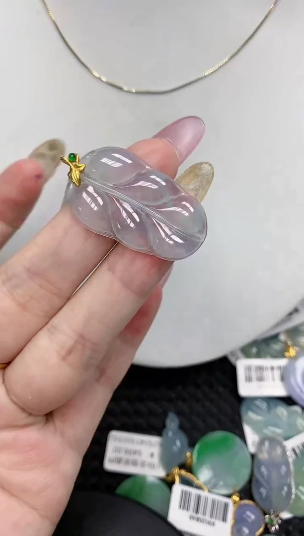 翡翠18K金镶嵌颈饰111111111