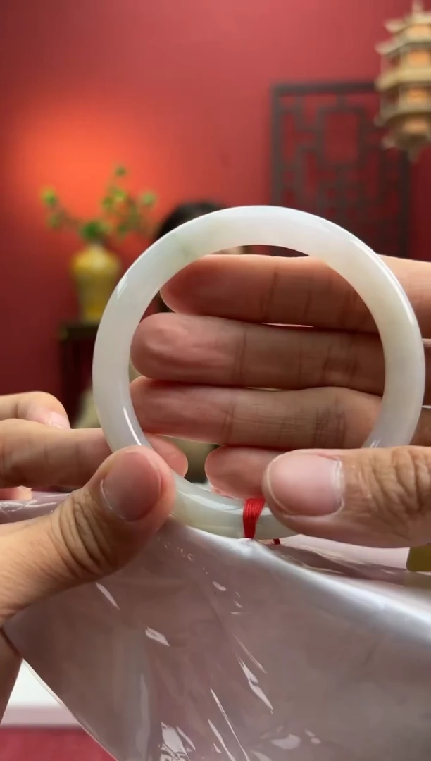 未镶嵌手镯（圆镯）翡翠翡翠手镯7