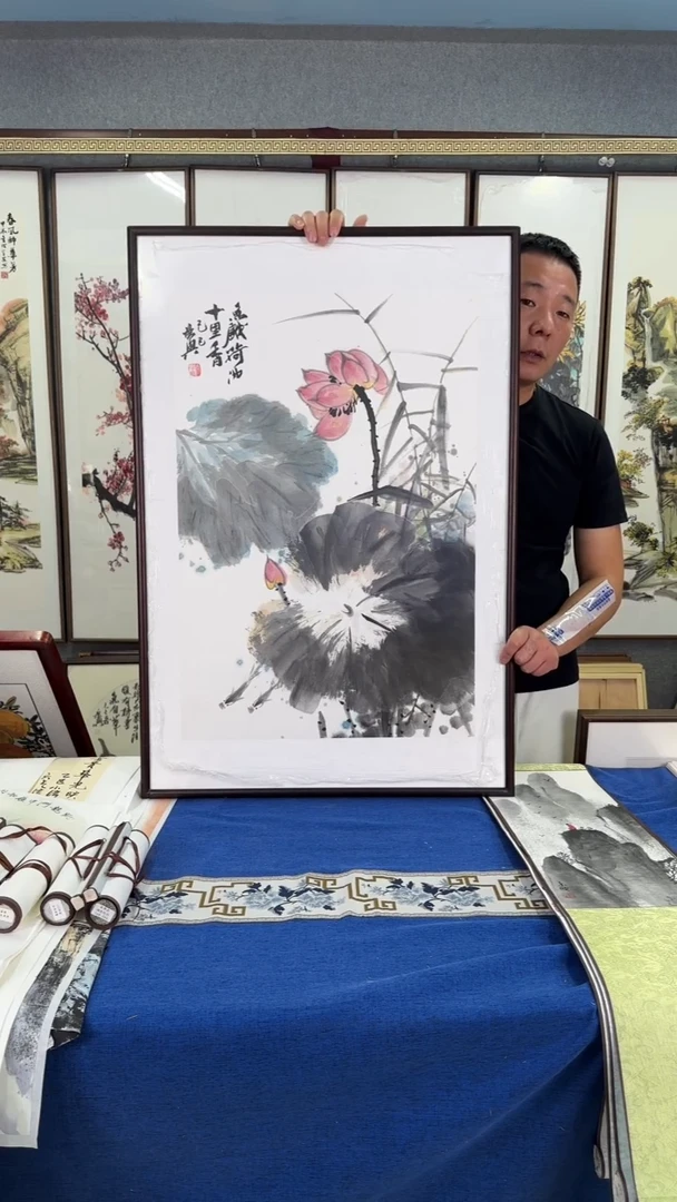 国画四尺三开荷花 实木装裱63*93