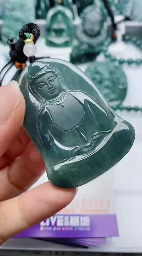 翡翠未镶嵌颈饰