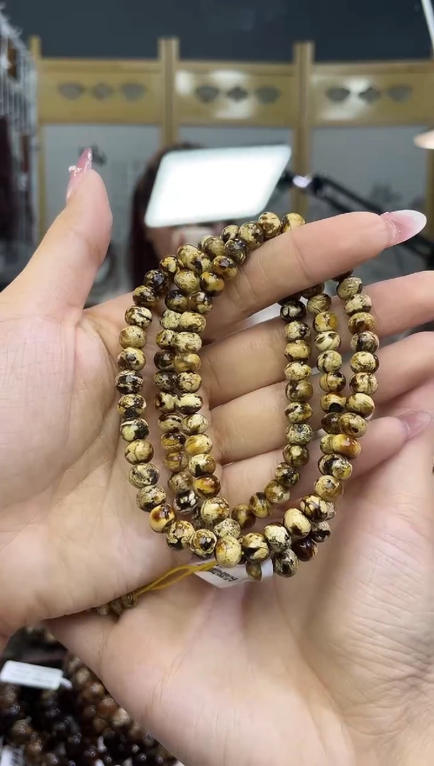 【闪购商品】琥珀裸石未镶嵌7+干白花108