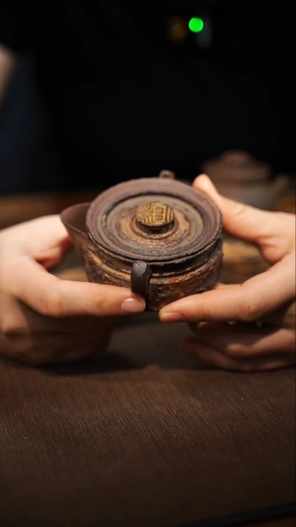全手工制作  紫砂古钱币宝瓶