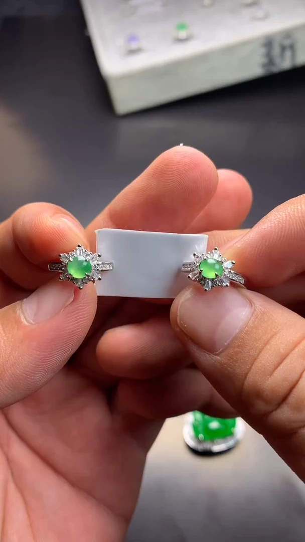 翡翠银S925镶嵌耳饰满色