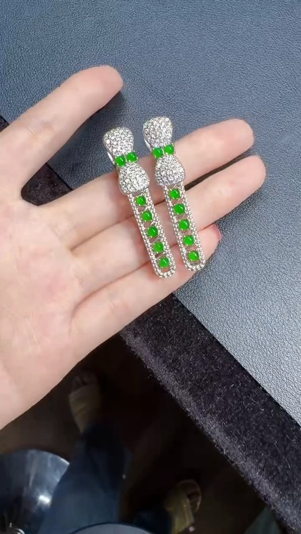 未镶嵌定制翡翠翡翠有轻微色差属于正常现象，发卡多样性发货1