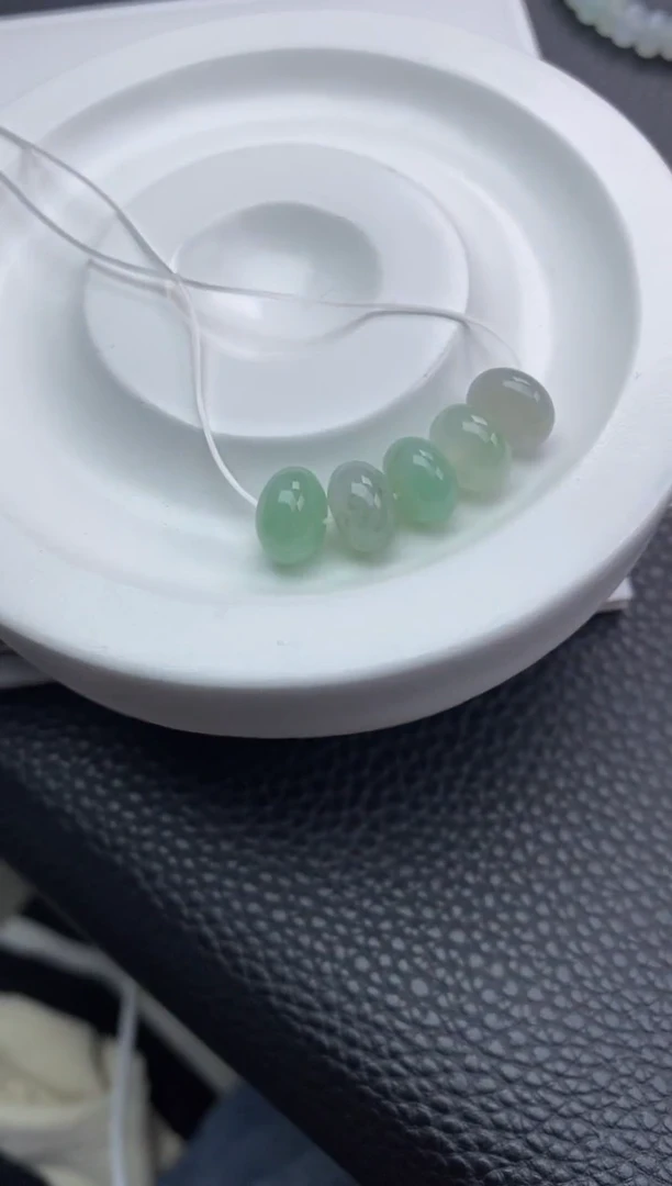 翡翠散珠40天然A货翡翠散珠卡9+