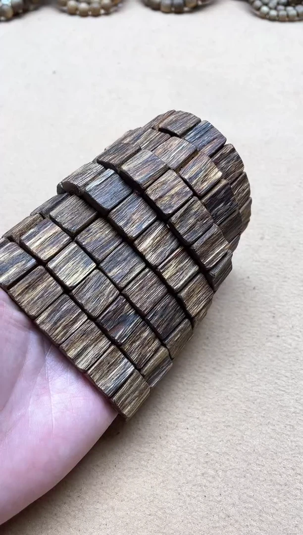 【闪购商品】沉香手串菩萨棋随型手牌单圈多样性发其一