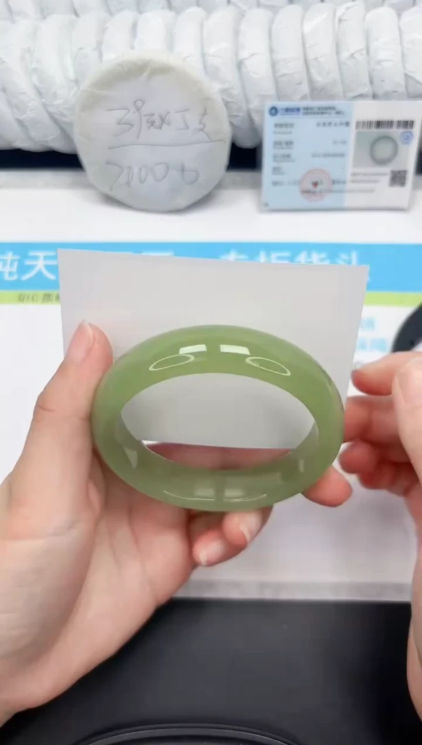 【闪购商品】石英质玉手镯未镶嵌97-64