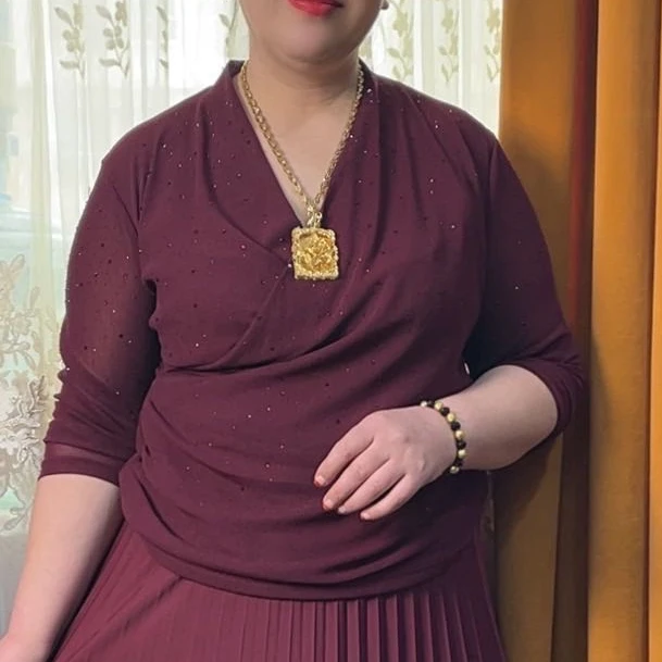 مايكاچىم چىم 显瘦气质长袖时尚百搭黑色设计师圆领