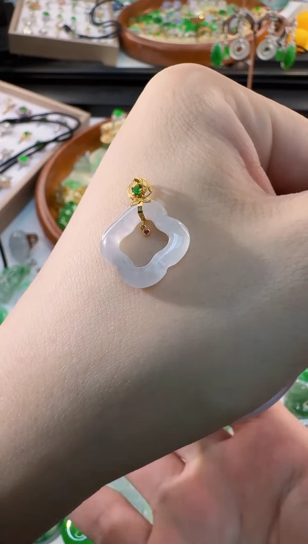 翡翠18K金镶嵌吊坠(不含链)天然缅甸A货翡翠