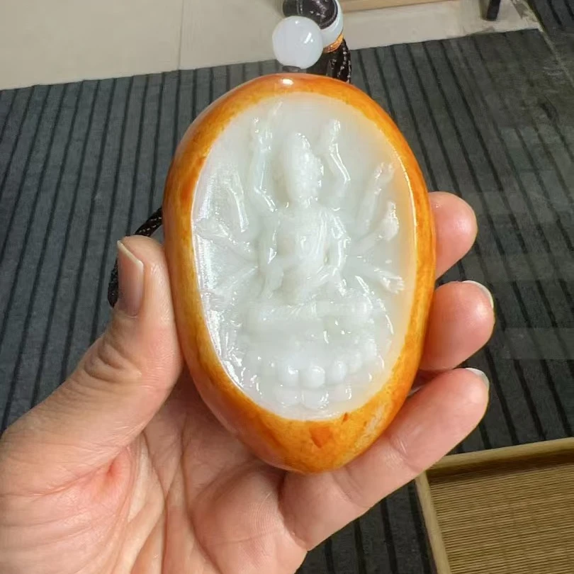 新疆和田玉千手观音把件