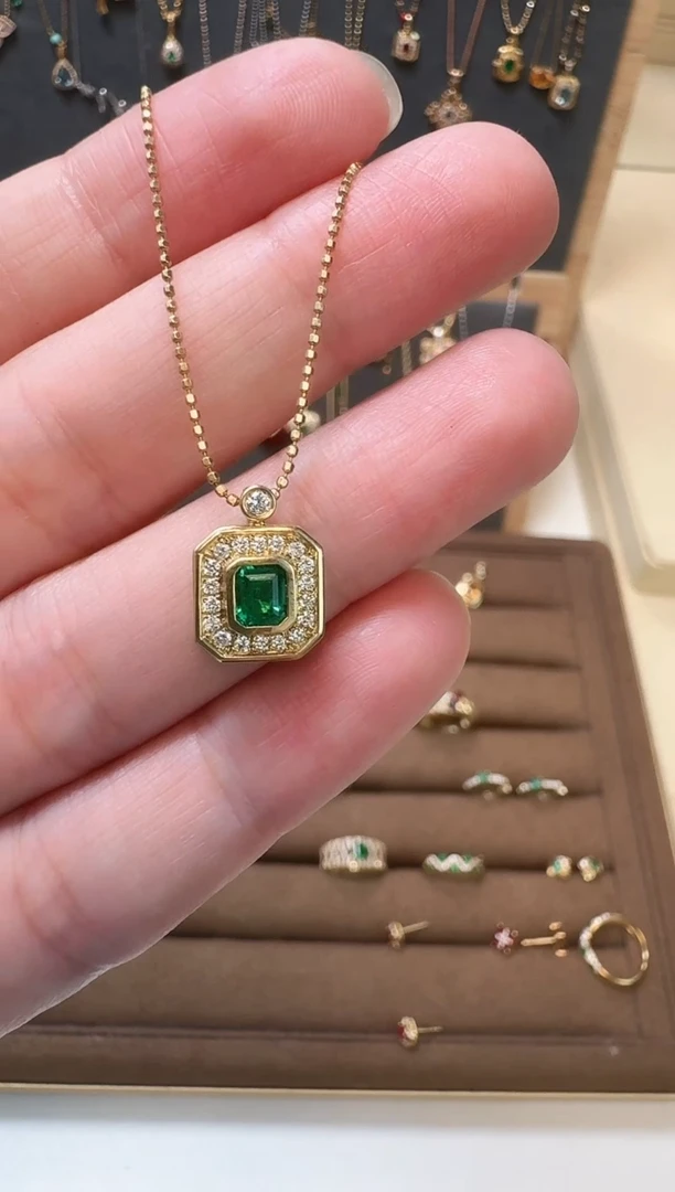 吊坠(不含链)18K金镶嵌祖母绿18K金祖母绿吊坠