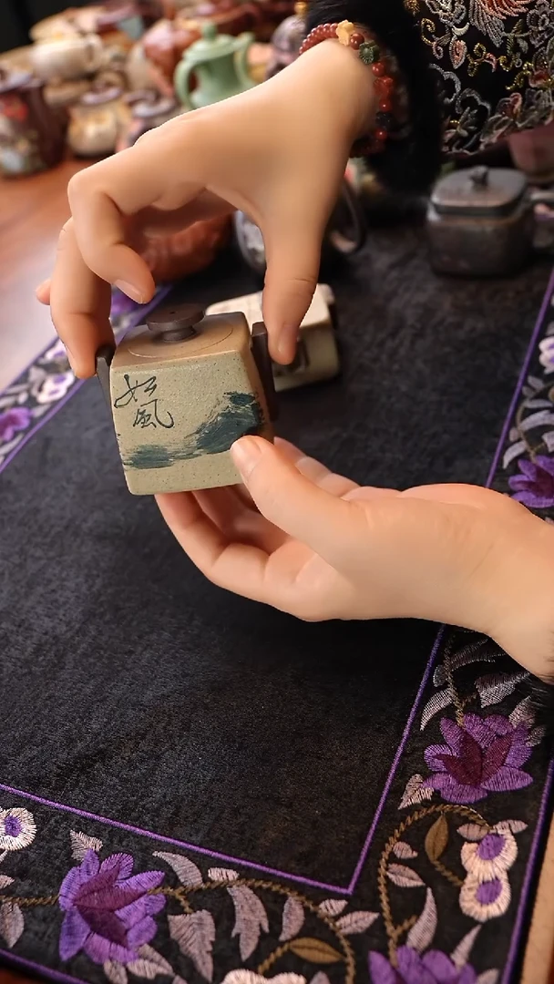 茶壶紫砂本绿如风