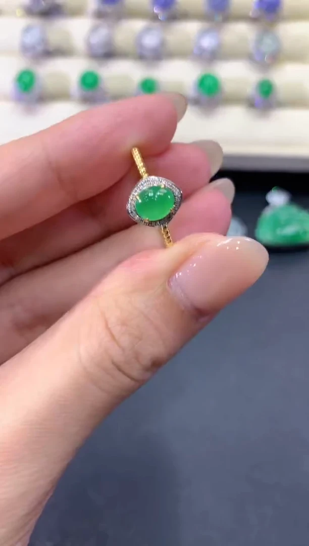 【闪购商品】翡翠戒指18K金镶嵌a6