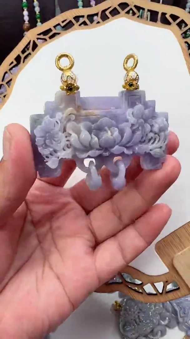 颈饰未镶嵌翡翠吊坠