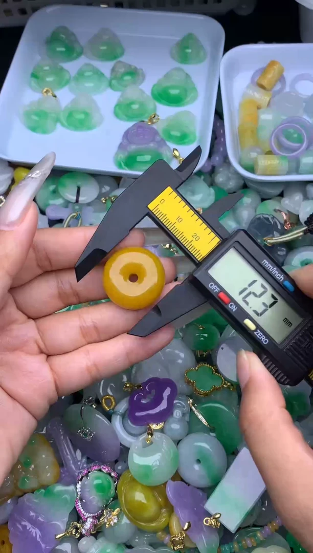 翡翠未镶嵌颈饰天然缅甸翡翠吊坠