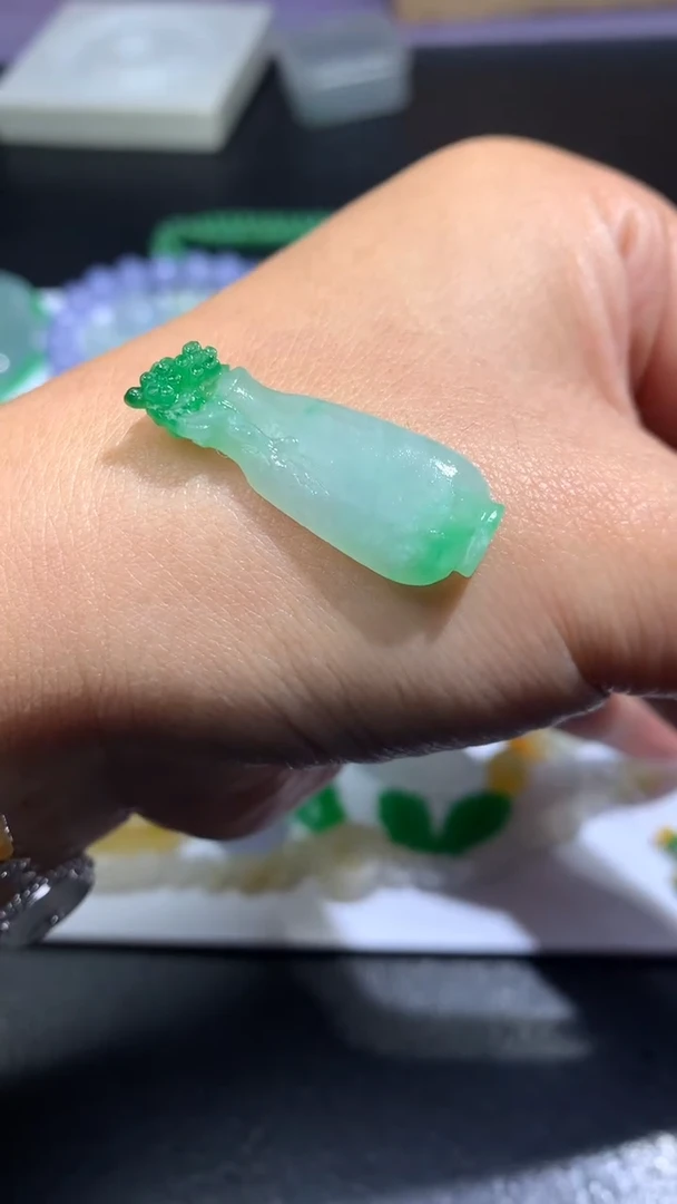 未镶嵌定制翡翠毛货