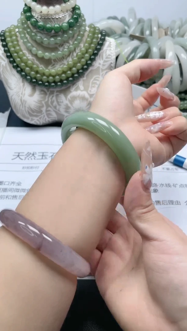 【闪购商品】石英质玉手镯未镶嵌268/58.3