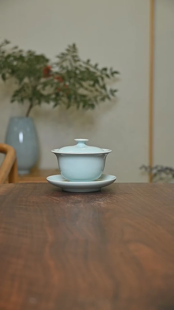 元宝盖碗 天青 微瑕 朱法喜款