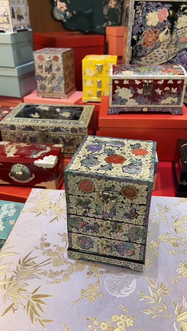 黑底紫边··弘贝雅螺钿漆器文化馆