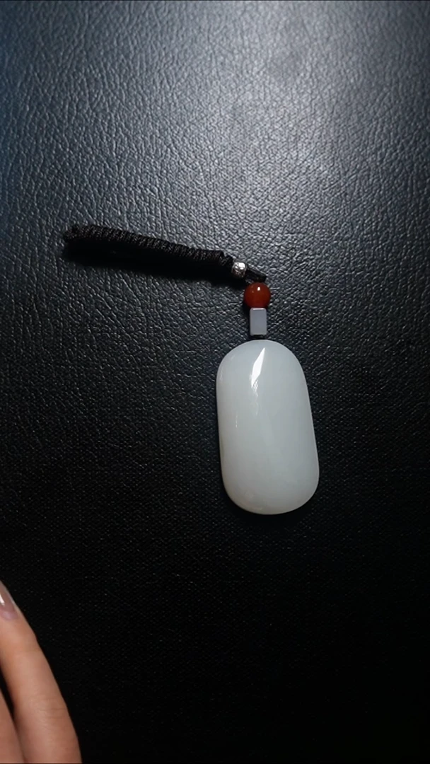 颈饰未镶嵌和田玉-吊坠