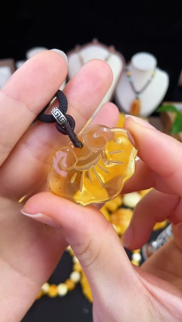 琥珀未镶嵌珠宝奇石柒月