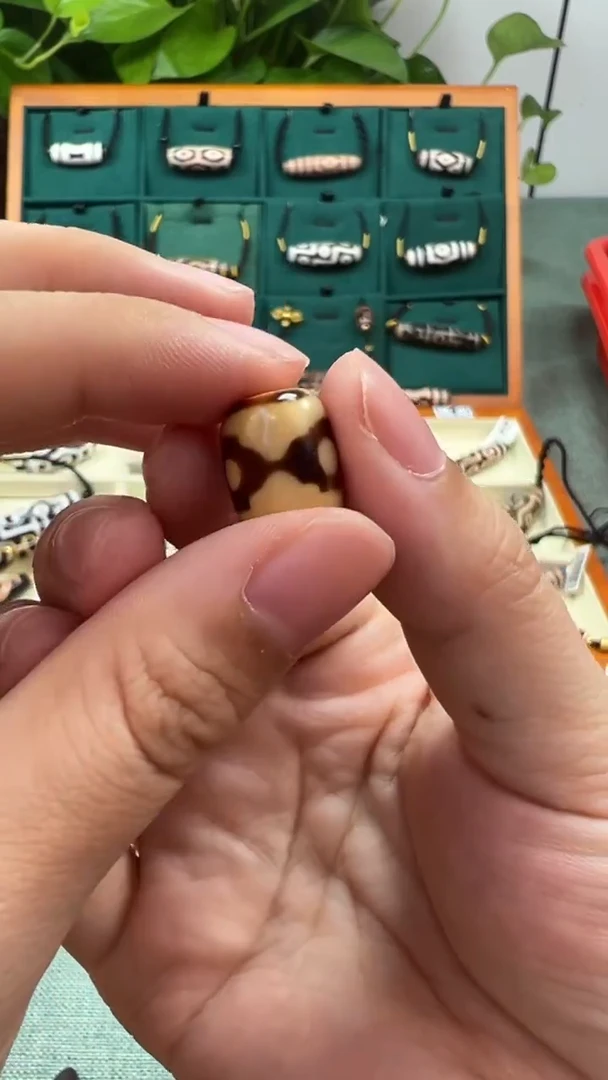 玛瑙/玉髓（覆膜）颈饰未镶嵌7.(微瑕随机发货)