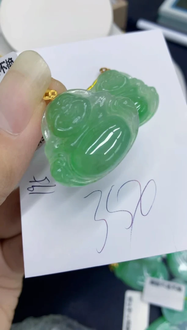 翡翠18K金镶嵌颈饰11111111111多样性发其一