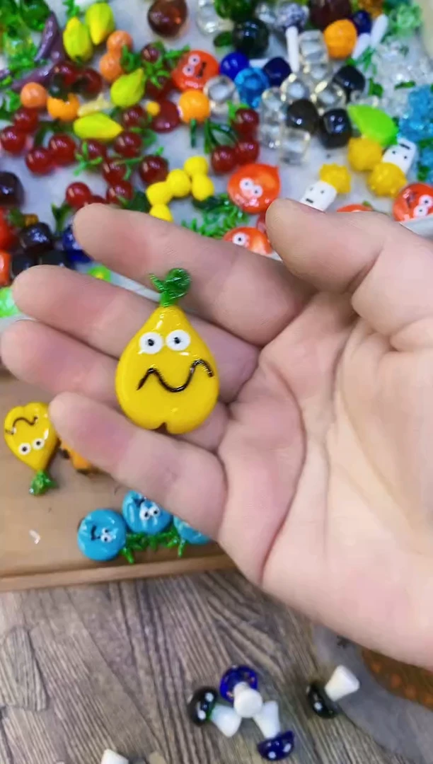 琉璃手工艺品表情梨