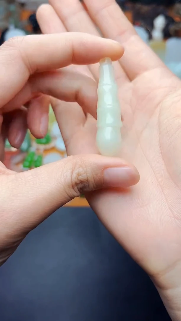 【闪购商品】和田玉颈饰未镶嵌毛笔