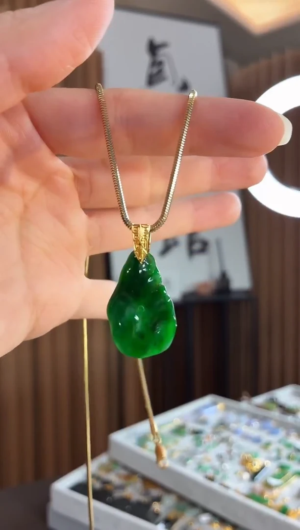 吊坠(不含链)18K金镶嵌翡翠吊坠