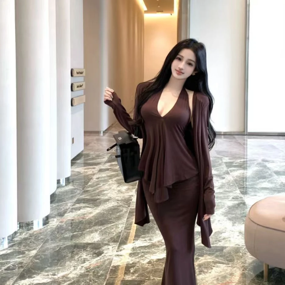 叮叮家【氛围美神】纯欲挂脖吊带+开衫上衣+包臀鱼尾半裙三件套