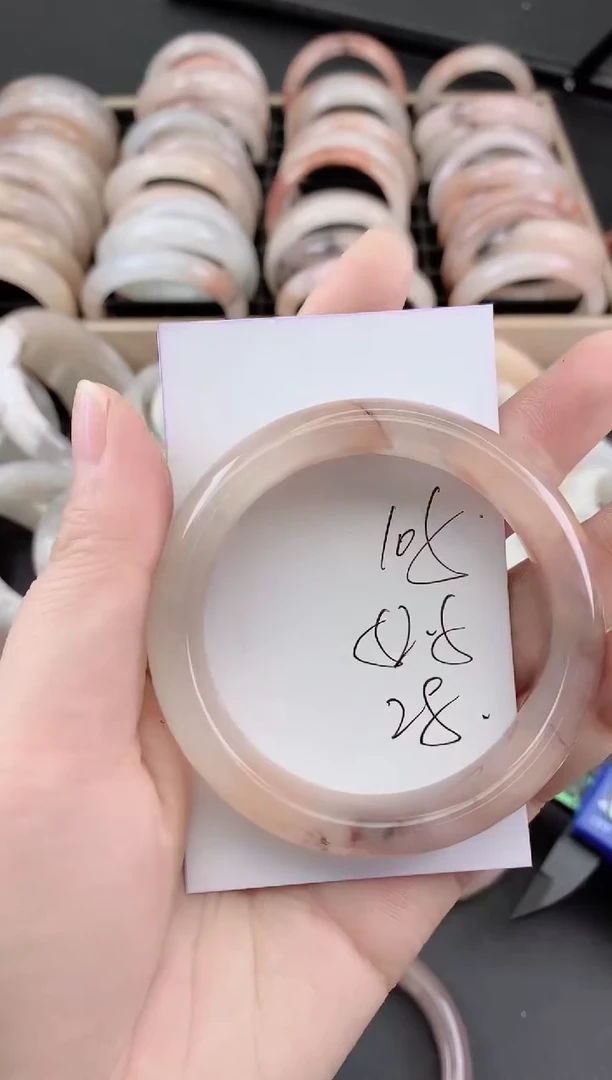 未镶嵌手镯石英质玉105