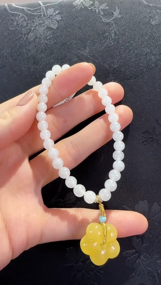 18K金镶嵌手串和田玉花花款