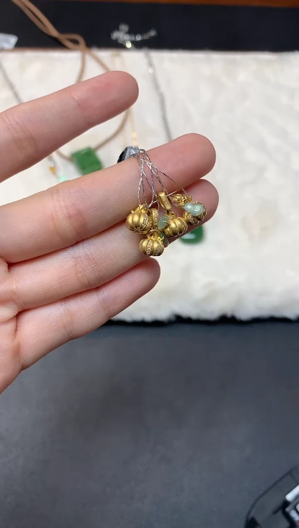 吊坠(不含链)18K金镶嵌翡翠（多样性发一件）W145|1980