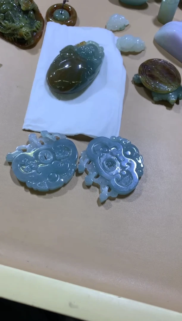 未镶嵌挂件翡翠落***情翡翠摆件