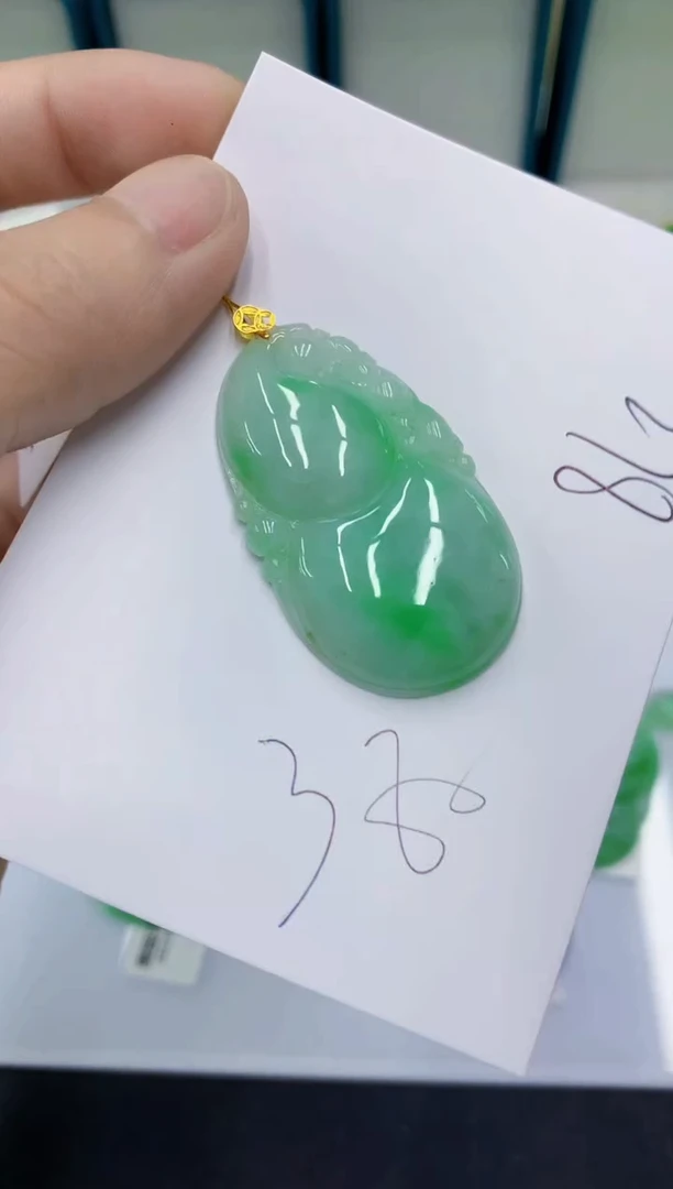 颈饰18K金镶嵌翡翠翡翠