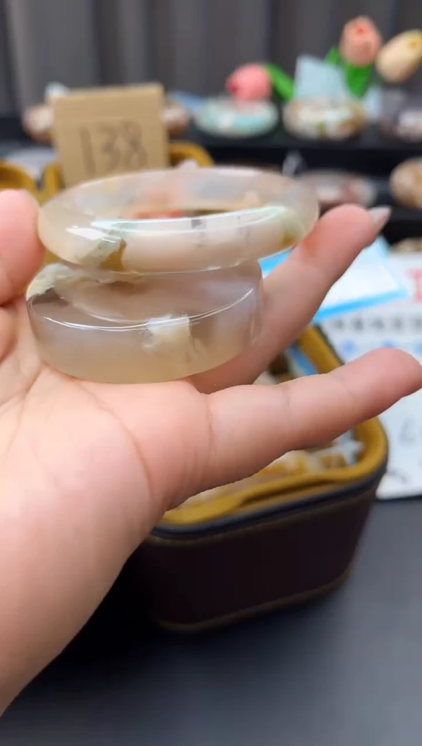 未镶嵌手镯石英质玉赠送镯心（54圈口）