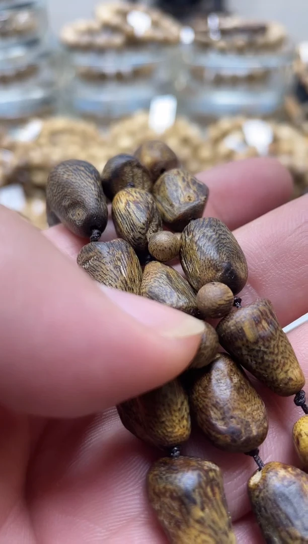 【闪购商品】沉香手串棋楠红金猊随型留疤单圈多样性发其一