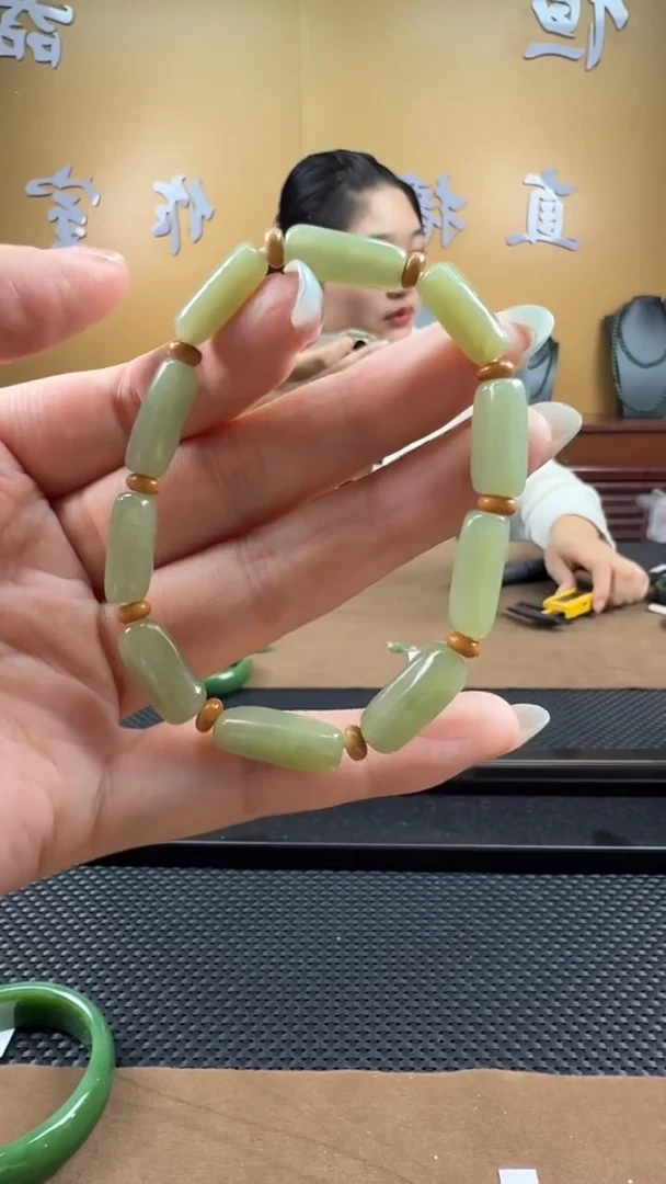 颈饰未镶嵌和田玉手串