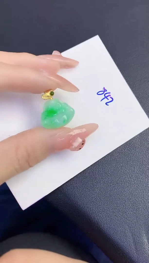 颈饰未镶嵌翡翠缅甸天然翡翠A货