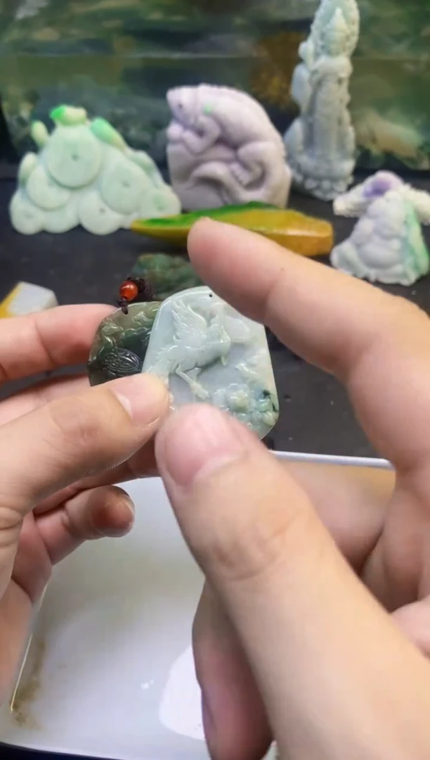 翡翠未镶嵌颈饰小*哥天然翡翠010