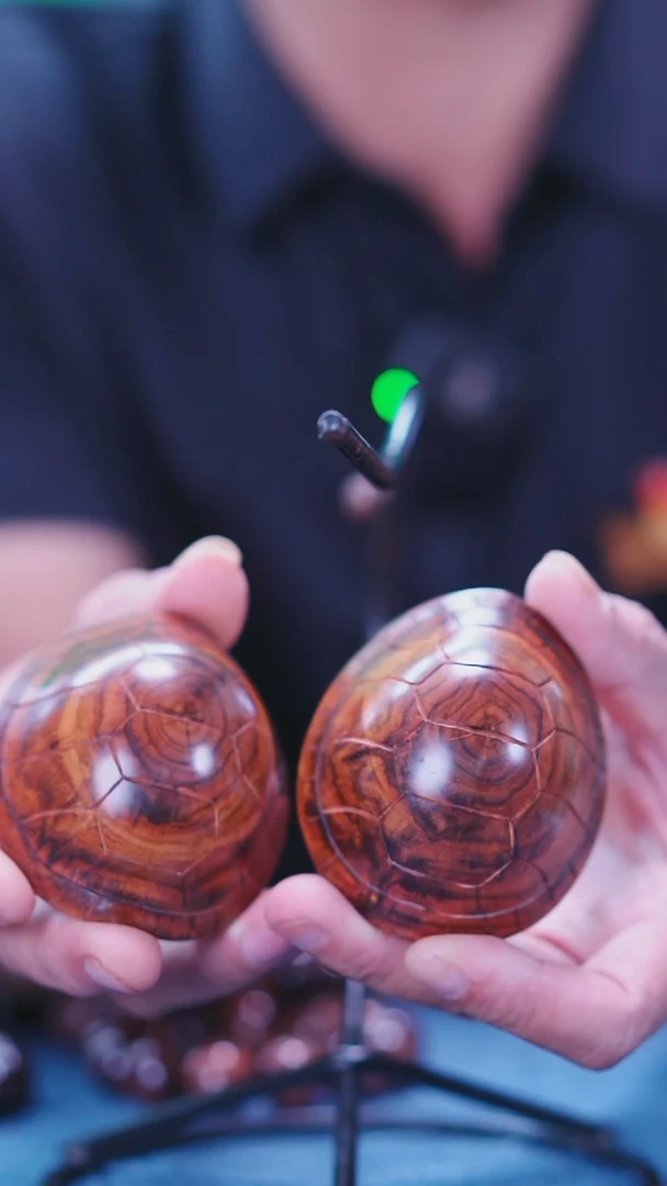 黄花梨/降香黄檀海南黄花梨富甲把玩件  长7.5宽6.5 厚4.1